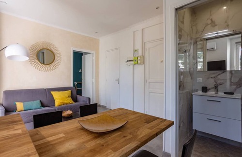 Prado - Republique Apartment | 2 Pieces Balcon et Climatisation 32m2