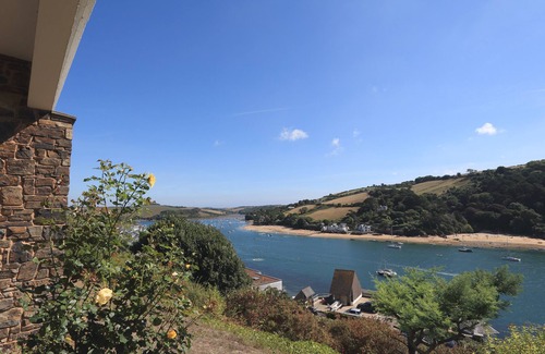 Salcombe Cottage | 2 POUNDSTONE COURT, family friendly, with a garden in Salcombe
