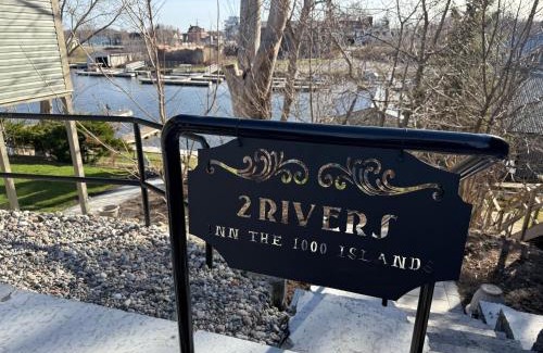 Gananoque Hotel | 2 Rivers Inn The Thousand Islands - LUXURY WATERFRONT WALKOUT