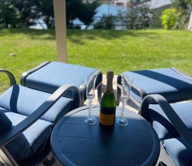 Gananoque Hotel | 2 Rivers Inn The Thousand Islands - LUXURY WATERFRONT WALKOUT