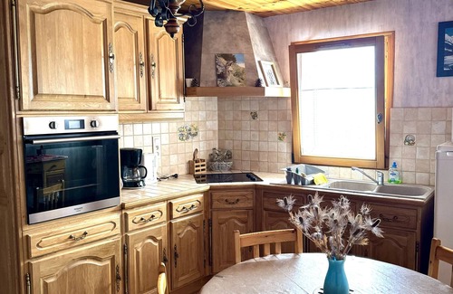 Puy-Saint-Pierre House | 2 room apartment in village house overlooking Briançon