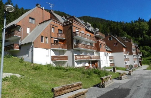Le Pleynet Apartment | 2-room cabin apartment at the foot of the slopes with balcony and ski locker
