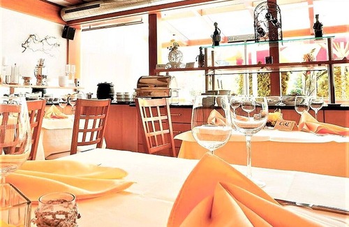 Uhldingen-Muehlhofen Apartment | 2-room family room with WC and shower for max. 4 people