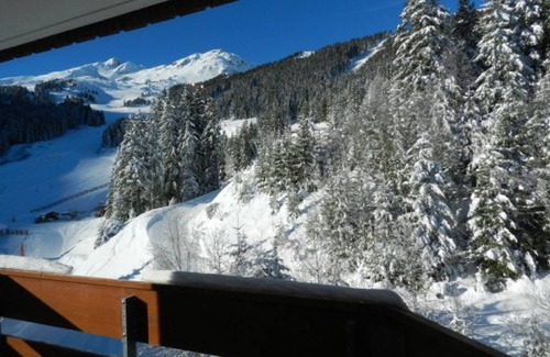 Le Pleynet Apartment | 2-Room Ski-In/Ski-Out Apartment with Balcony and Elevator