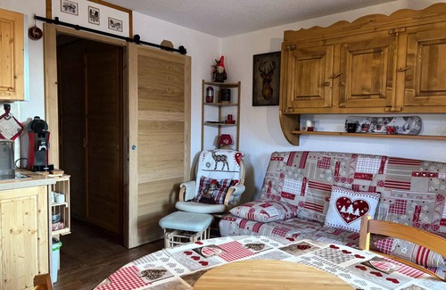 Montchavin Apartment | 2 Rooms for 5 People