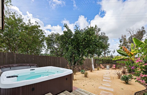 Vista House | 2 Separate Homes w 2 hot tub - The Vineyard Retreat - New listing