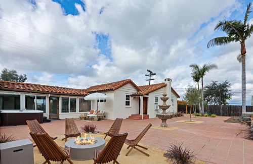 Vista House | 2 Separate Homes w 2 hot tub - The Vineyard Retreat - New listing