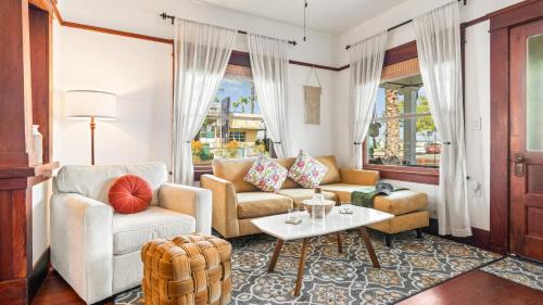 City Heights House | 2 Side-by-Side San Diego Homes w Shared Backyard Firepit BBQ Casa Craftsman Casita on Landis by Avantstay