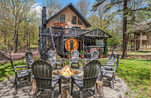 Lake Harmony House | 2 Spectacular Chalet's Next Door- Sauna, Hot Tubs, Fire Pits, Pool Table, Arcade