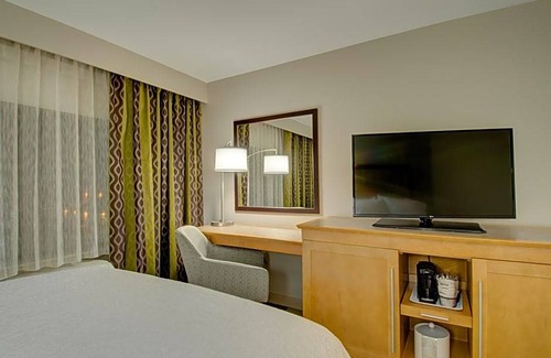 Westborough Hotel | 2-Star Hotel ∙ Hampton Inn Boston - Westborough