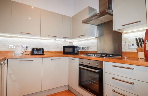 Looe Cottage | 2 STONERUSH VALLEY, pet friendly, luxury holiday cottage in Lanreath