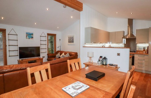Looe Cottage | 2 STONERUSH VALLEY, pet friendly, luxury holiday cottage in Lanreath