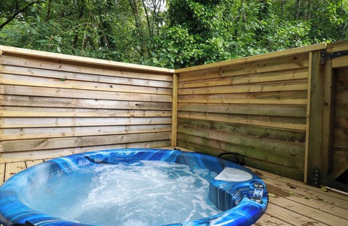 Looe Cottage | 2 STONERUSH VALLEY, pet friendly, luxury holiday cottage in Lanreath