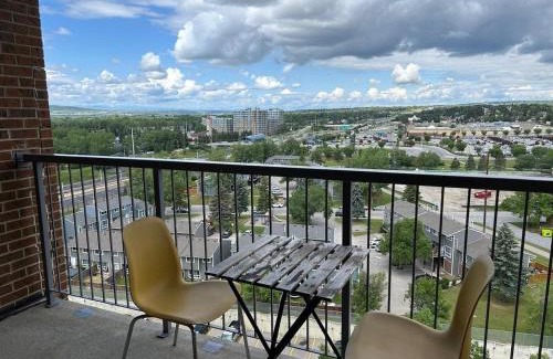 Dalhousie Apartment | 2-Storey Condo in The Fortress with Pool, Gym, WiFi, Parking