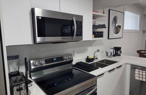 Southwest Edmonton House | 2 Suites, 2 Bedrooms, 2 Bathrooms & 2 living areas.