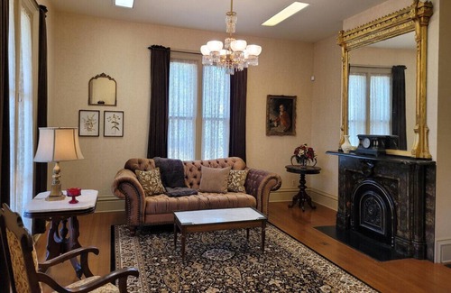 Springfield House | #2 - The Henry James Room