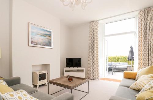 Bugford Apartment | 2 The Manor House, Hillfield Village