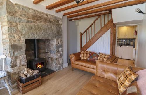 Cwmtirmynach House | 2 Ty Capel