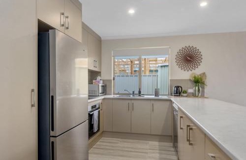 Normanville House | 2 Ulonga Court
