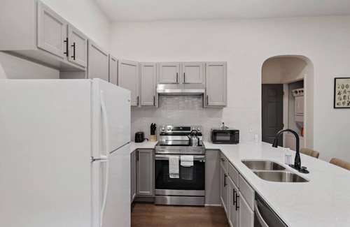 Herron Morton House | 2 Units Combined| Historic 5BR|2 Living|2 Kitchens