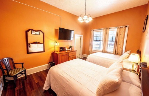 Shawnee On Delaware Hotel | 2 Units | Embrace Nature from a Modern, Historic Haven in Pocono Mountains