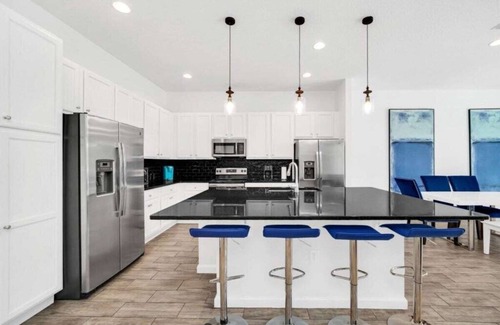 Bellavida House | 2 Units in Bella Vida Resort-Up to 40 Guests!