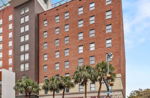 Downtown San Antonio Apartment | 2 Units | Stay by River Walk | Comfort & Convenience for Foodies and Explorers