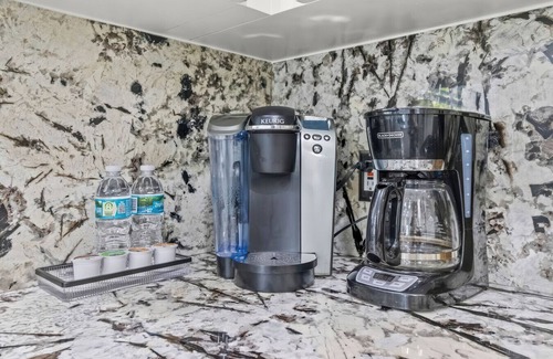 Grandview Heights House | 2 Units w/Heated Pool- 5BR WPB Retreat N Downtown