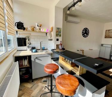 Gara de Nord Apartment | 2 Vis-a-Vis Studio - Gara de Nord