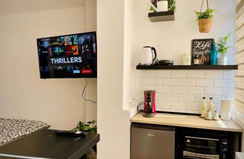 Gara de Nord Apartment | 2 Vis-a-Vis Studio - Gara de Nord