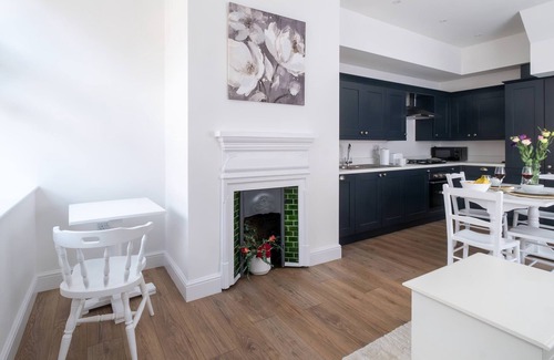 Leiston Cottage | 2 Volunteer House, Leiston - sleeps 2 guests in 1 bedroom