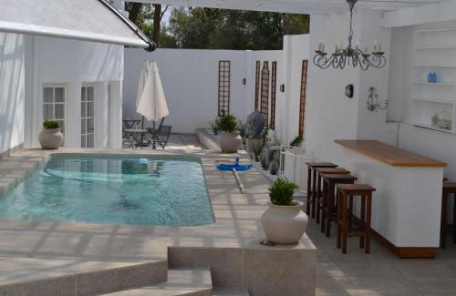 Woodmead House | 2 Woodmead Suites