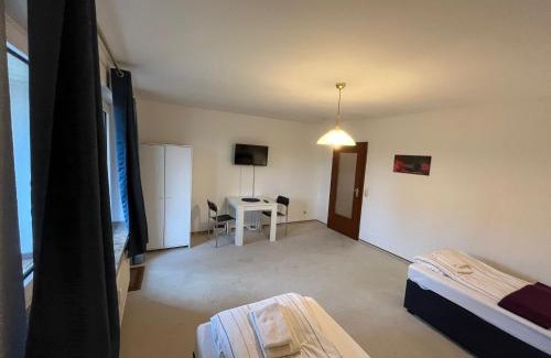 Kiel Apartment | 2-Zimmer Monteurwohnung mit großem Balkon