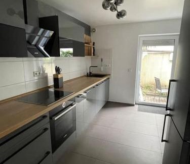 Nordweststadt Apartment | 2 Zimmer Wohnung mit Garten