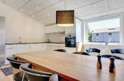 Henne House | 20 bedroom awesome home in Henne