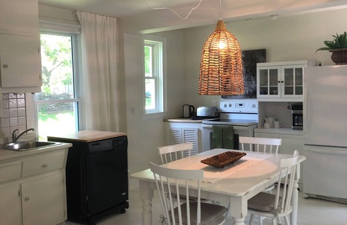 Wellington House | 20 m from Sandbanks ~ Family-friendly ~ 2-story ~ 3-bedroom ~2-bath century home