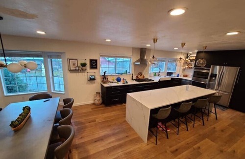 Cottonwood Heights House | 20 min from world class skiing