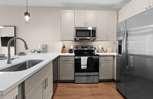 Fort Worth Apartment | 20 min to AT&T | Gym | 2 Beds | 1 King Bed