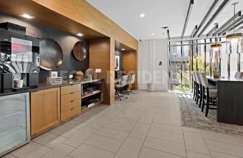 Fort Worth Apartment | 20 min to AT&T | Gym | 2 Beds | 1 King Bed