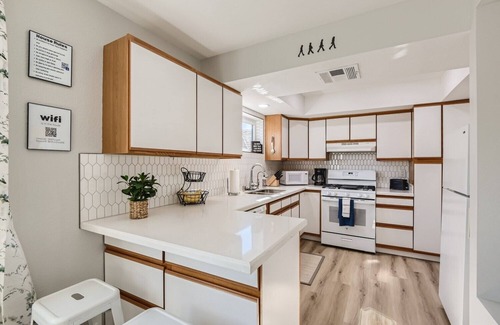 Spring Valley Villa | 20 min to Strip & Airport! Private Pool