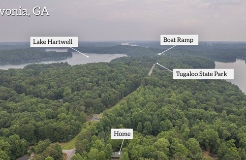 Gumlog Cabin | < 20 min walk to Lake Hartwell!
