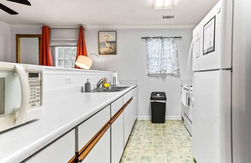 Savannah House | 20 Mins from the Airport- Sunny Soling Hideaway