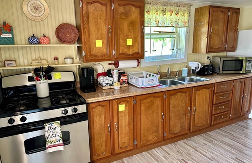 Corinth Cottage | ~20 mins Lake George and West Mountain Ski