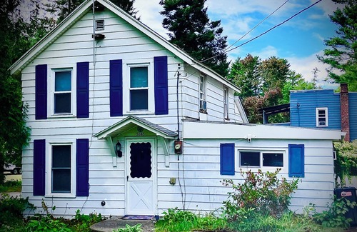 Corinth Cottage | ~20 mins Lake George and West Mountain Ski