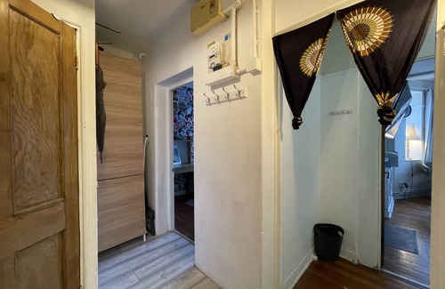 Vassall Apartment | 20 minutes to Central London! Family sized apartment opposite park and shops