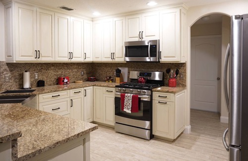 Tuscan Ridge Villa | 20% NEW LISTING DISCOUNT! Amazing Themed 4/3 Home with POOL MOVIE & GAME Room!
