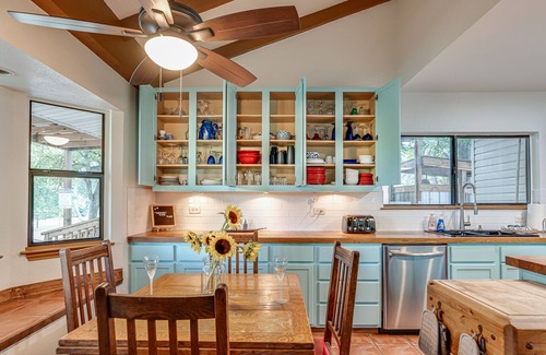 New Braunfels House | 20% Off, 3 Properties, Large Groups Welcome