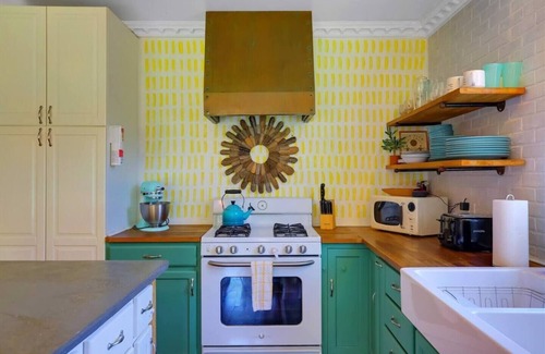 Ventura House | 20% Off 30+ Stay! Cozy, Clean & Spacious, Hot Tub