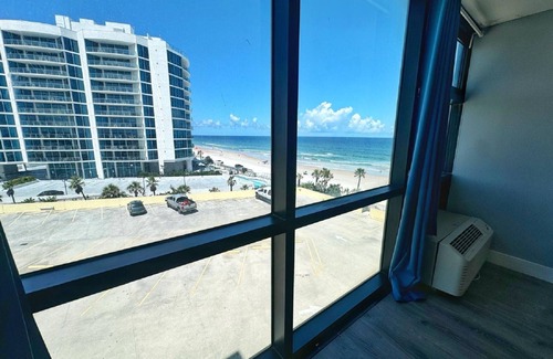 Daytona Beach Apartment | 20% OFF! - Amazing Ocean View King Bed Studio in Daytona!