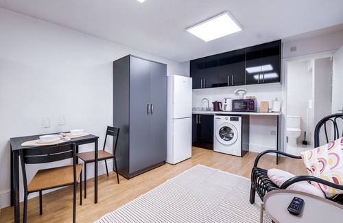 Hendon Apartment | 20%off | Monthly Deal | Stunning Studio in Middle